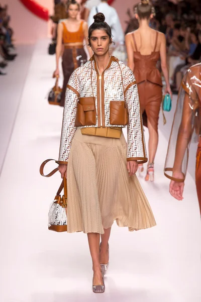 Look 9